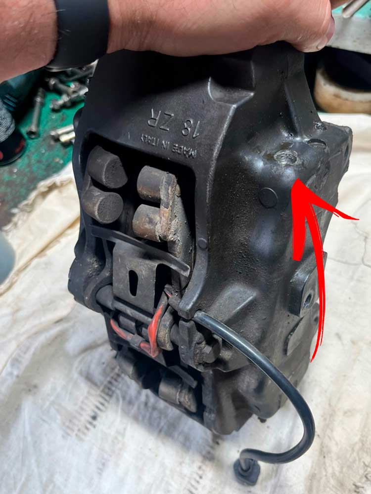 1-Audi-Q7-caliper-repair Ремонт суппорта Audi Q7